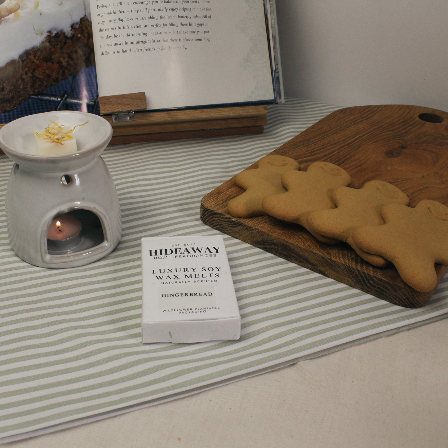 Gingerbread Soy Wax Melts with Warm Cookie and Vanilla Aroma – Hideaway Home Fragrances