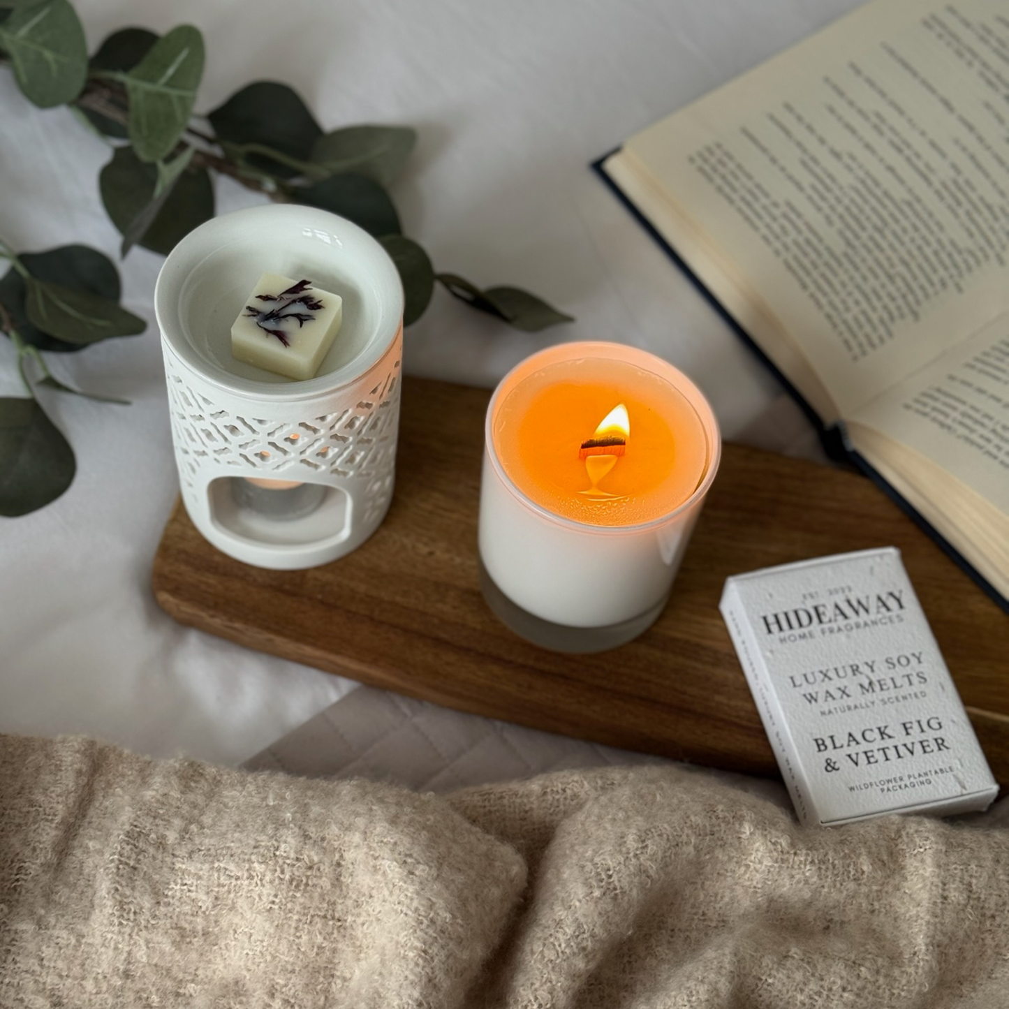 Elegant White Lattice Tea Light Burner – Luxury Home Glow for Sophisticated Ambiance | Hideaway Home Fragrances