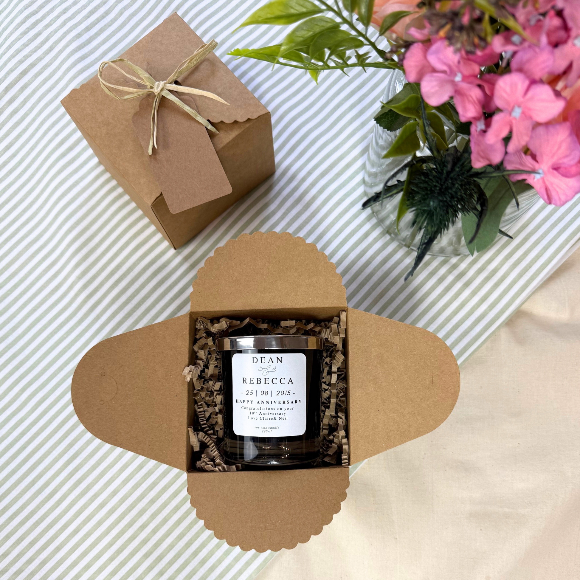 Luxury hand-poured candle with signature scents – gift boxed and ready to present - Hideaway Home Fragrances