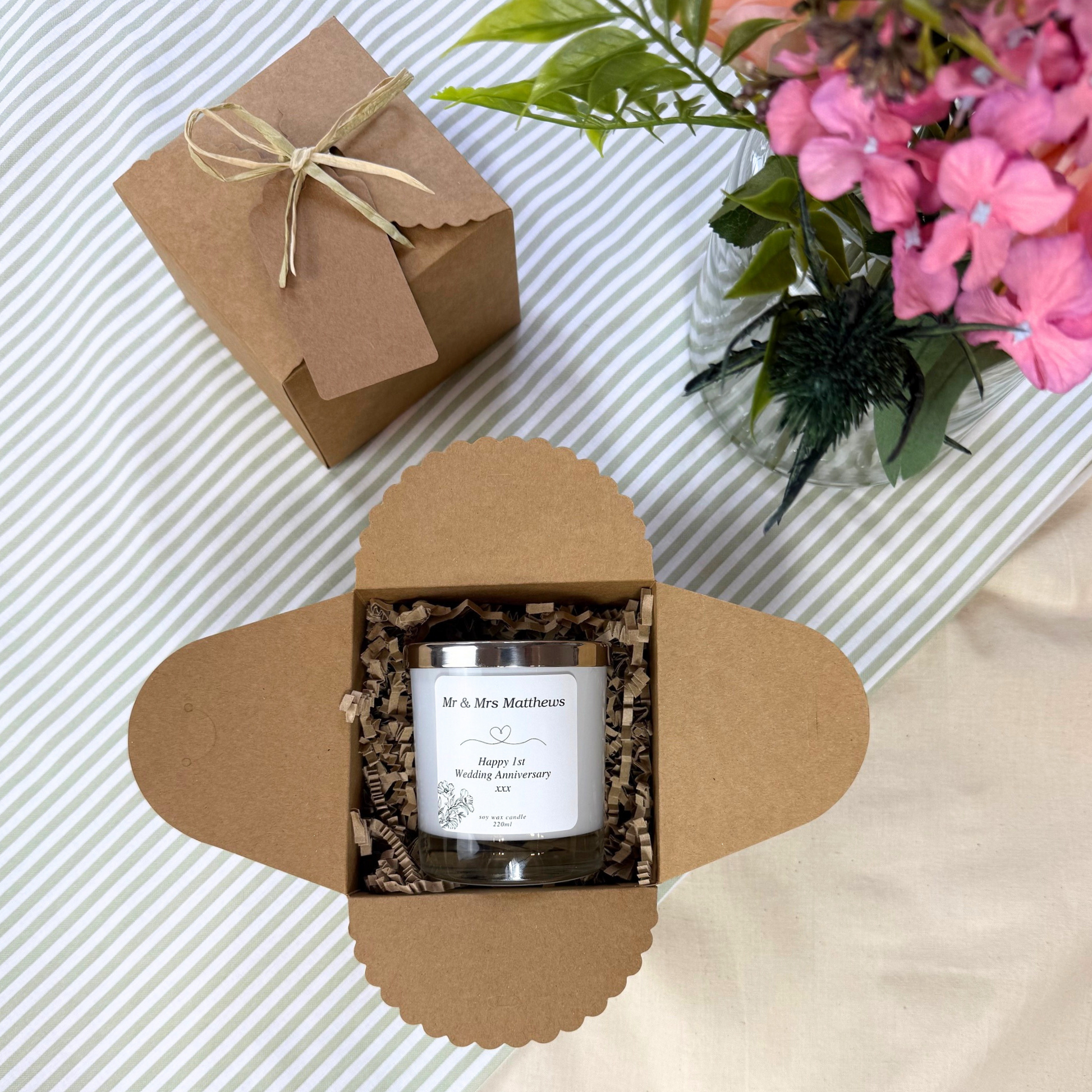 Elegant wedding anniversary candle personalised to celebrate any year – Hideaway Home Fragrances