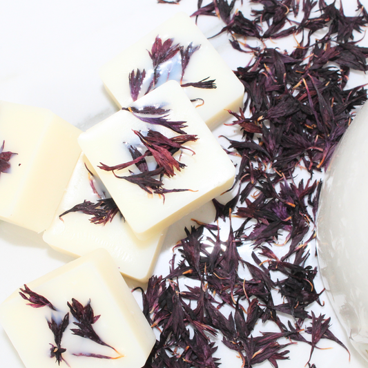 Six large Oud & Bergamot soy wax melts with smoky, spiced, and sophisticated notes of bergamot, clove, oud, musk, and cinnamon – Hideaway Home Fragrances