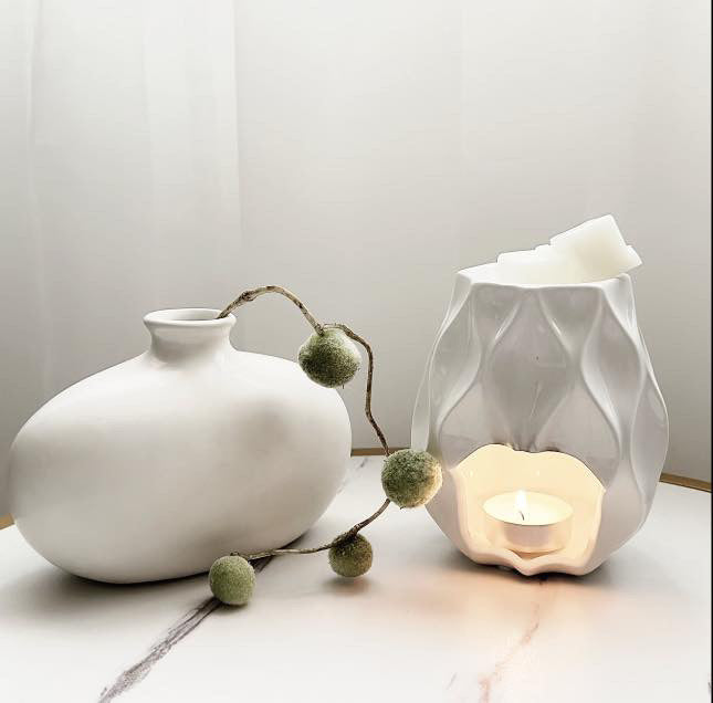 Add elegance to your space with the handcrafted Nico Ceramic Wax Melt Burner. - Hideaway Home Fragrances