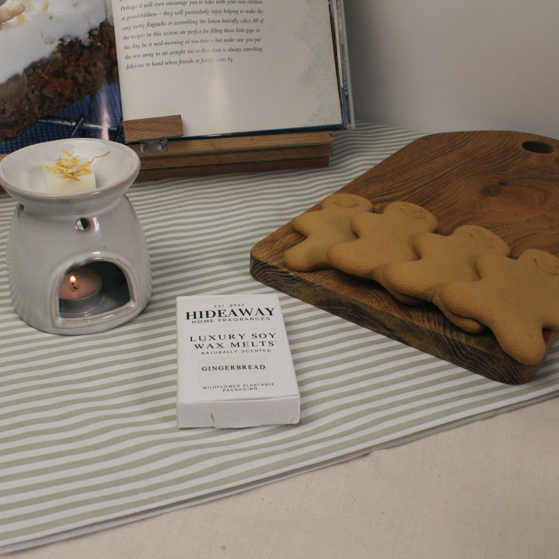 Gingerbread Soy Wax Melts with Warm Cookie and Vanilla Aroma – Hideaway Home Fragrances