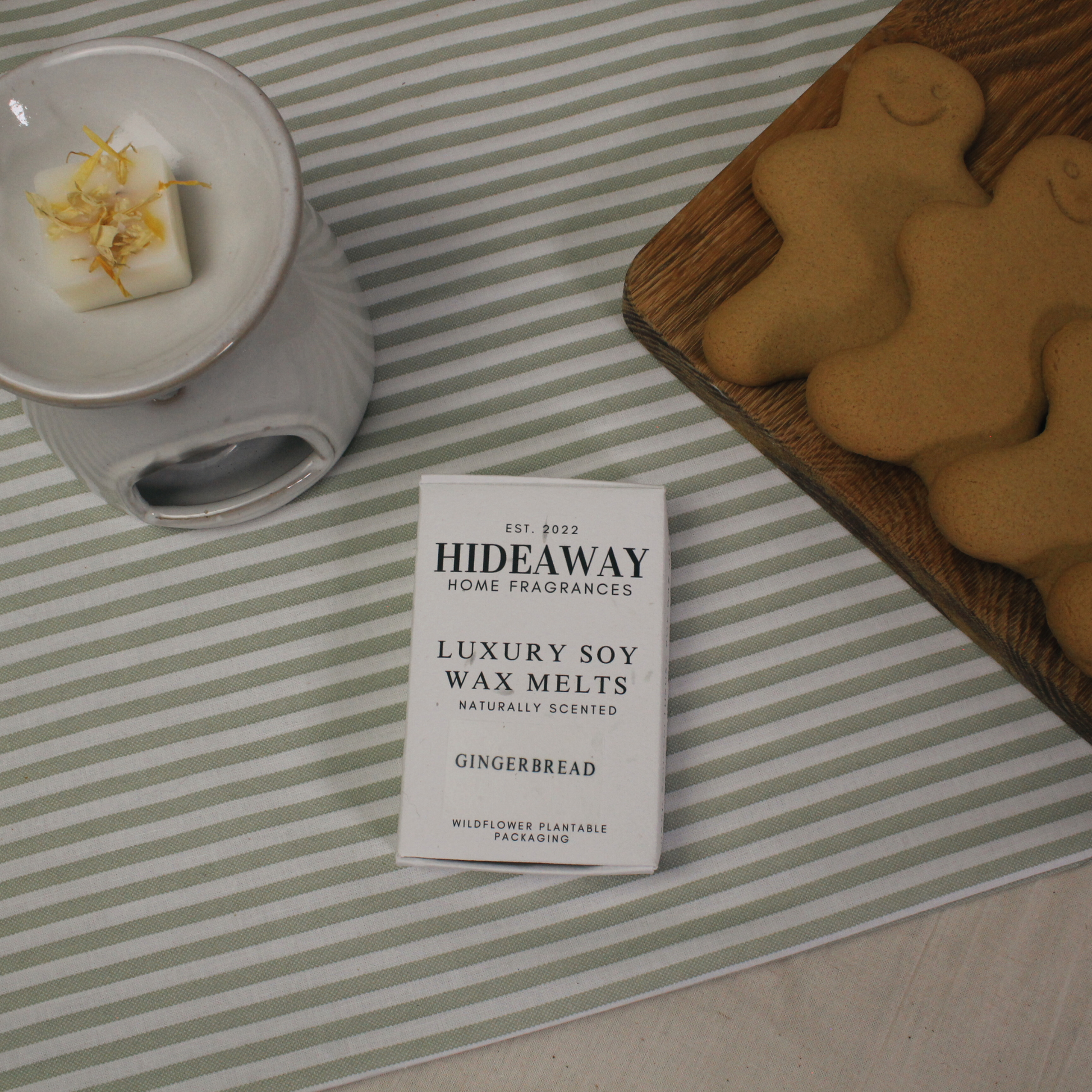 Comforting Gingerbread Scented Soy Wax Melts with Cinnamon and Caramel Notes – Hideaway Home Fragrances