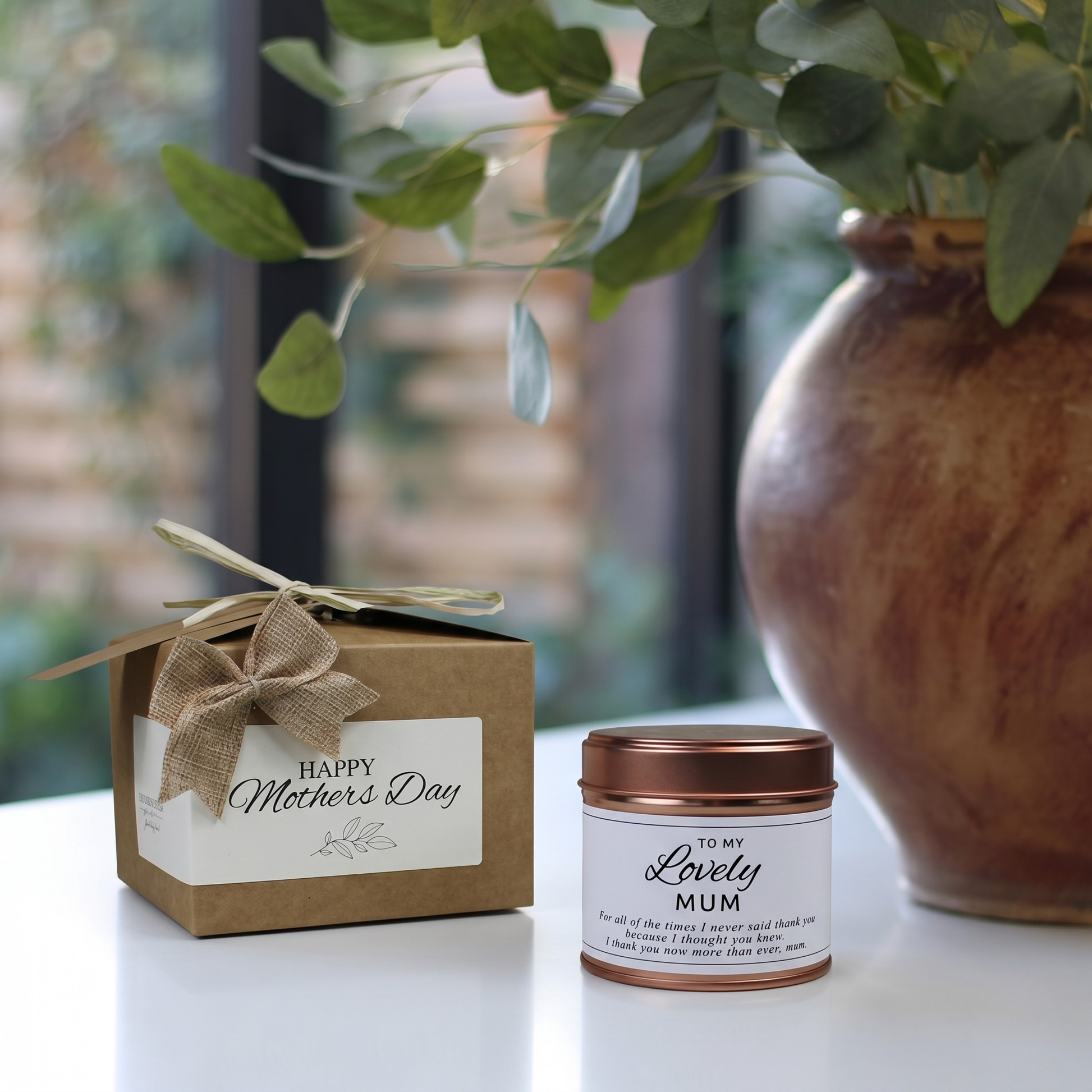 Custom luxury Mother’s Day gift box featuring a personalized mum birthday candle and matching home fragrance diffuser by Hideaway Home Fragrances.
