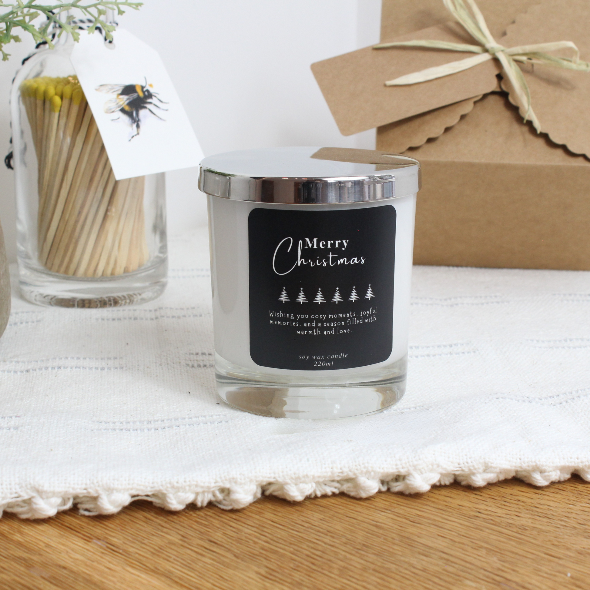 Luxury hand-poured festive candle gift featuring Christmas trees – Hideaway Home Fragrances
