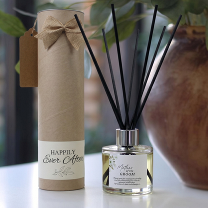 Luxury Mother Of The Groom Candle & Reed Diffuser Gift set featuring a personalised scented candle and matching reed diffuser – Hideaway Home Fragrances