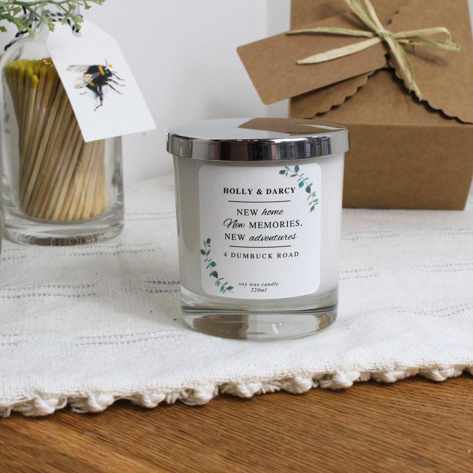 Elegant housewarming candle featuring botanical design to celebrate a new home – Hideaway Home Fragrances