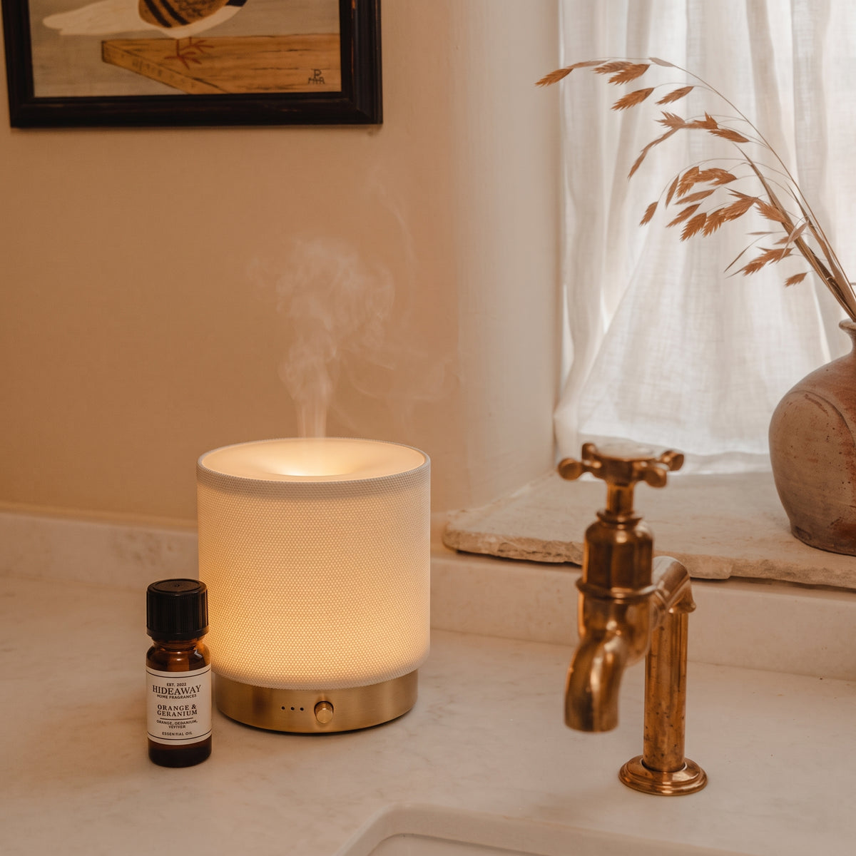 Fragrance notes breakdown for Hideaway Home Fragrances orange and geranium fragrance oil featuring sweet orange, fresh floral geranium, and earthy vetiver.