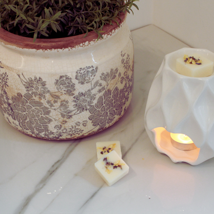 Unwind Wax Melts for a relaxing, energising ambiance - Hideaway Home Fragrances