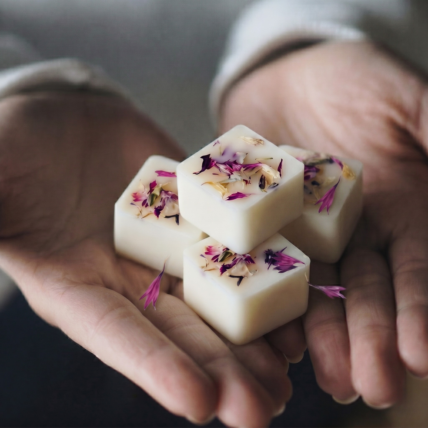 Relaxing Unwind botanical wax melting in a decorative ceramic wax warmer - Hideaway Home Fragrances