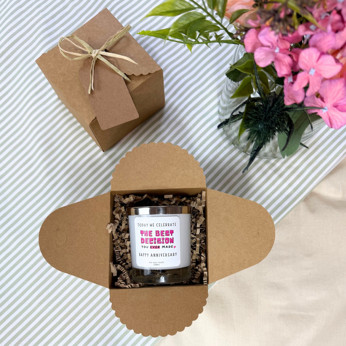 Elegant personalised anniversary candle featuring heartfelt celebratory sentiment – Hideaway Home Fragrances