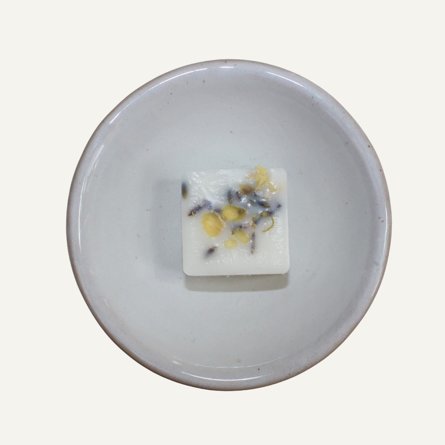 Unwind Soy Wax Melt Sample with Lemongrass, Bergamot, and Lavender – Hideaway Home Fragrances