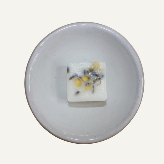 Unwind Soy Wax Melt Sample with Lemongrass, Bergamot, and Lavender – Hideaway Home Fragrances