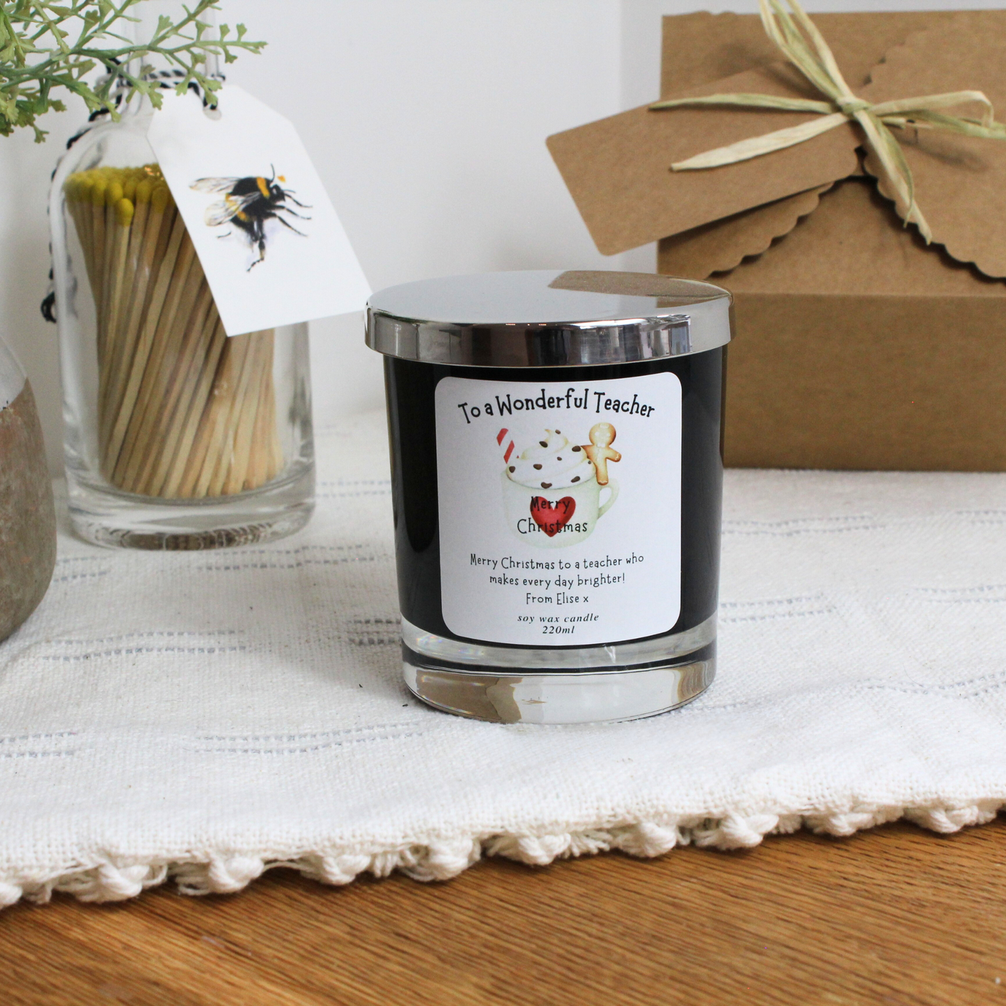 Luxury hand-poured Merry Christmas candle to show teacher appreciation – Hideaway Home Fragrances